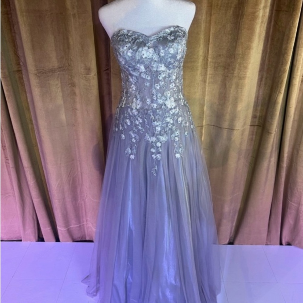 Blondie Nites Gray Strapless Sweetheart Gown